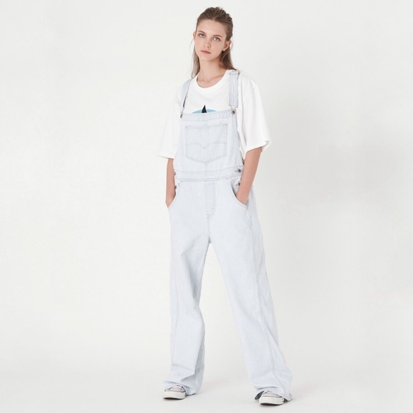 Levi’s Silvertab Bib Baggy Straight Leg Light Blue Wash Overalls - Picture 4 of 13